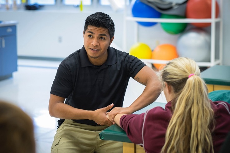 Bachelors in biology degree leads to strong foundation for career in physical therapy